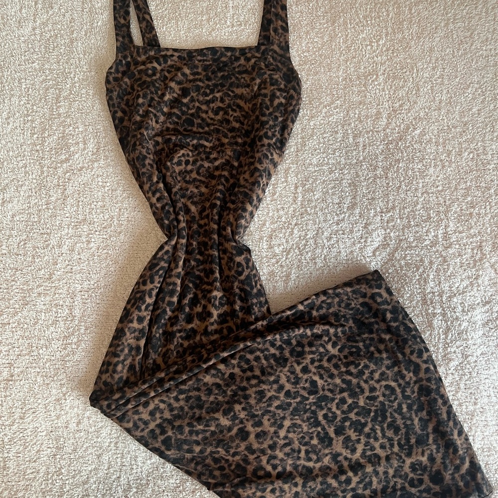 Good American Leopard Print Bodycon Midi Dress – Sexy & Chic